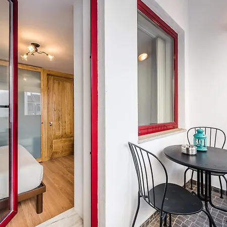 Guestready - Crayon Walls Apts Porto